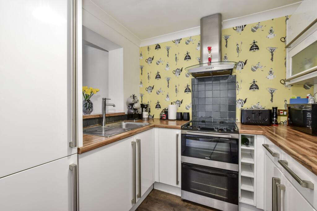 Dorrofield Close, Croxley Green, Rickmansworth, WD3 photo 3