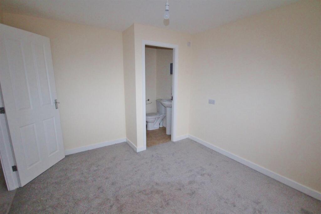 House in Leeds, South Milford - View 5