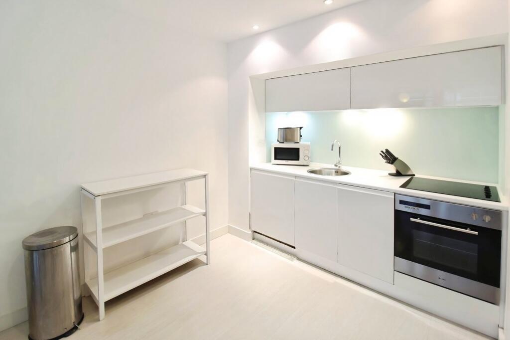 Apartment in Leeds - View 5
