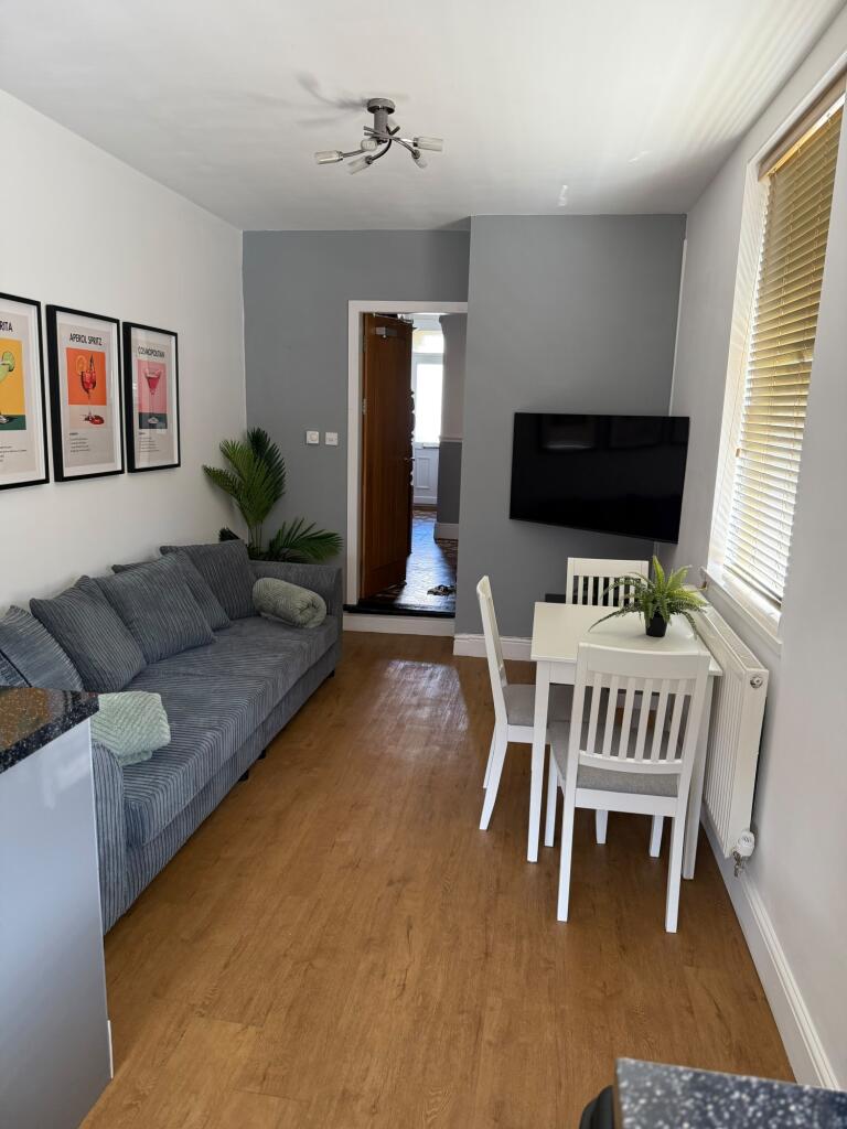 House in Cardiff, Maindy, Cathays - View 5