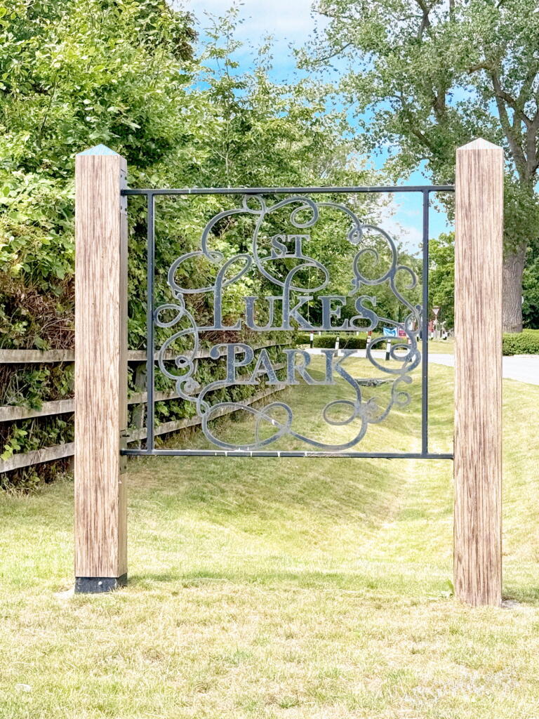 St. Lukes Way, Runwell, Wickford, SS11 7GE photo 4