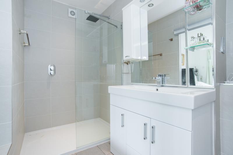 House in London - View 6