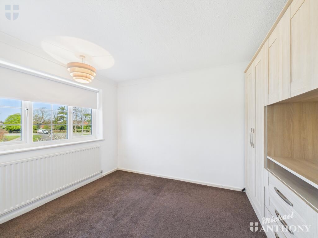 Dean Close, Aylesbury - More