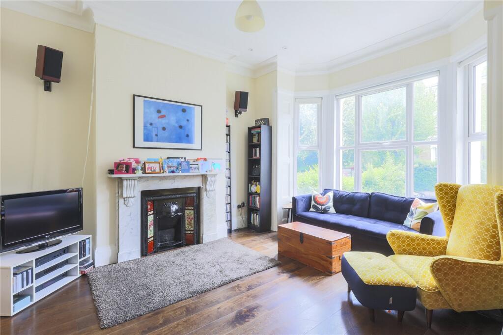 Apartment in London - More
