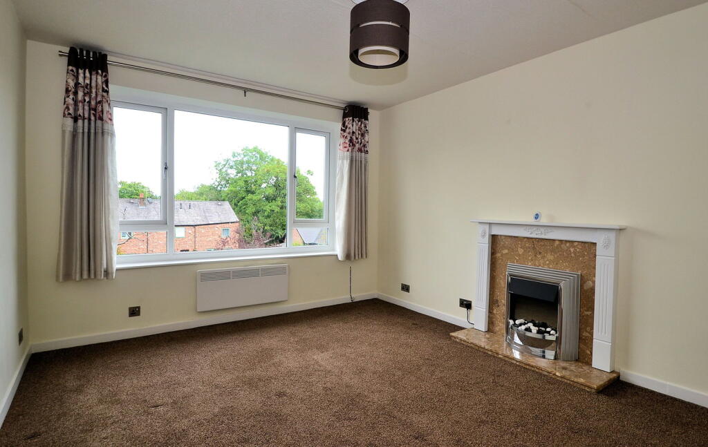 Apartment in Stockport, Little Moor, Offerton - View 2
