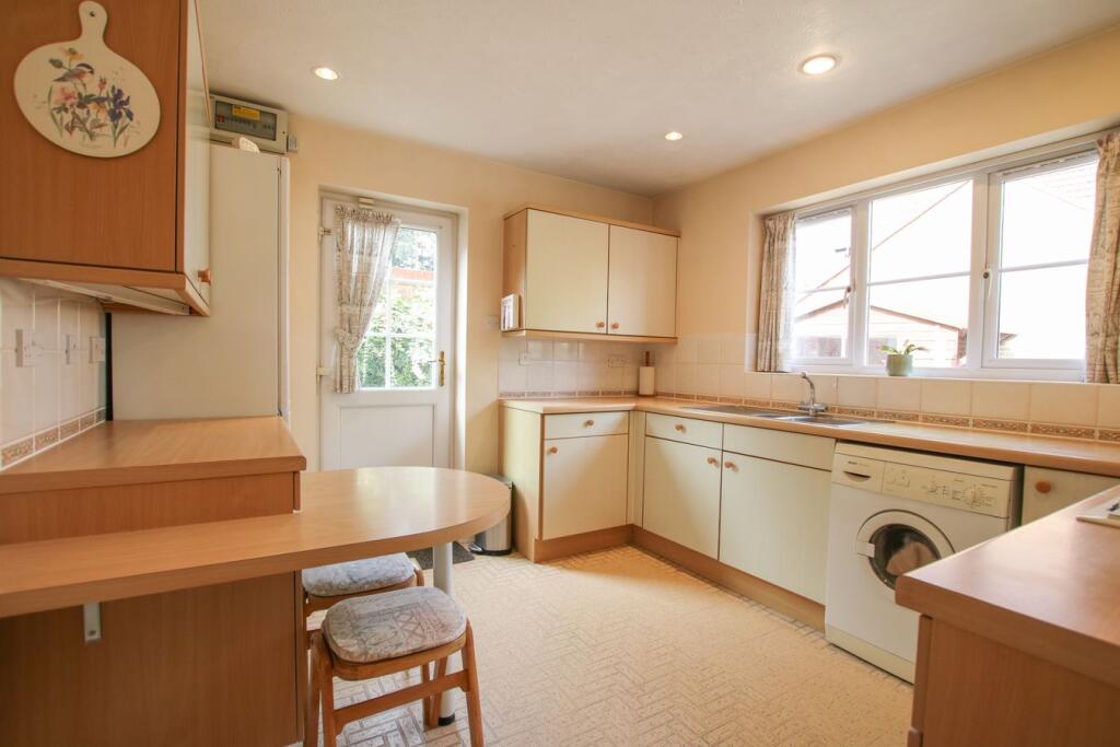 House in Finchampstead - View 4
