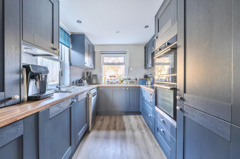 House in Winchester, Hampshire - View 4