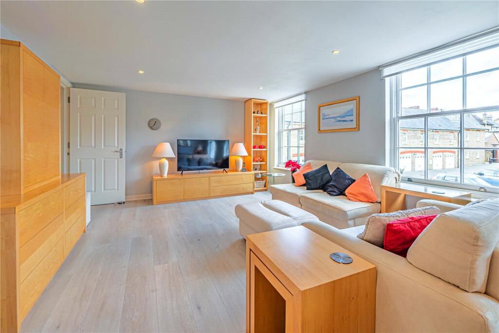 Apartment in Dacorum, Ashlyns Estate, Berkhamsted - More