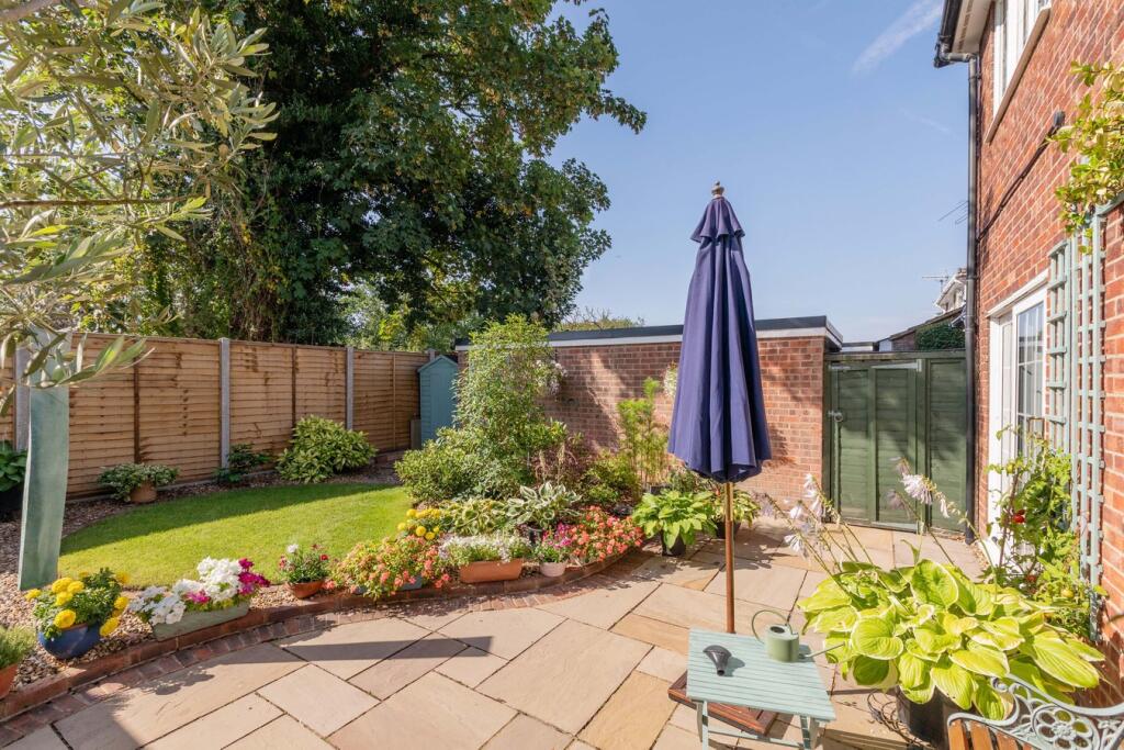 Barn Drive, Maidenhead, SL6 photo 2