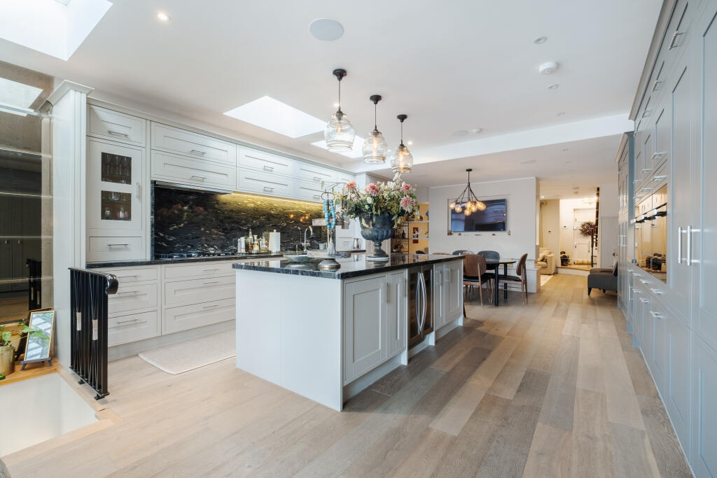 House in London, Muswell Hill - More
