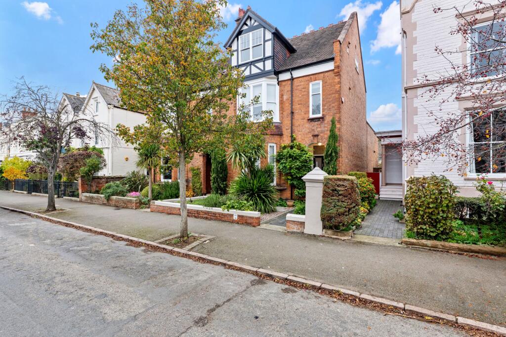 Main image of property: Russell Terrace, Leamington Spa, CV31