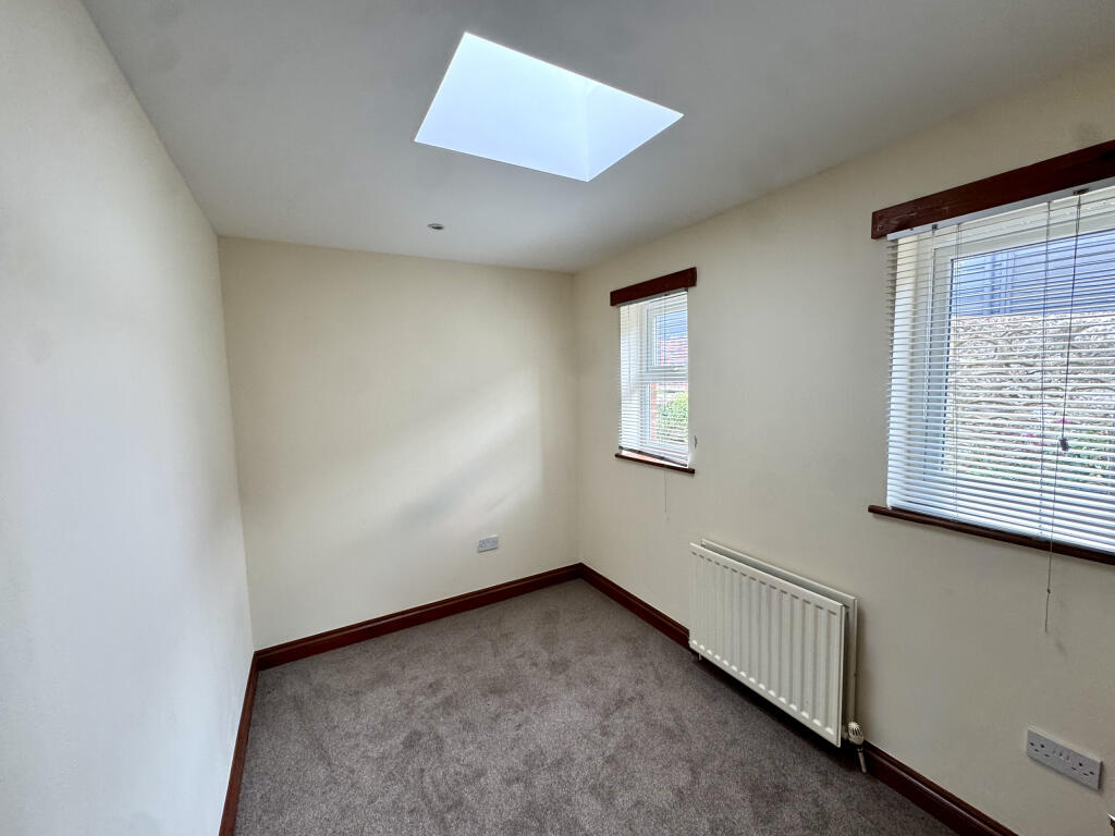 House in Ryde, Oakfield - More