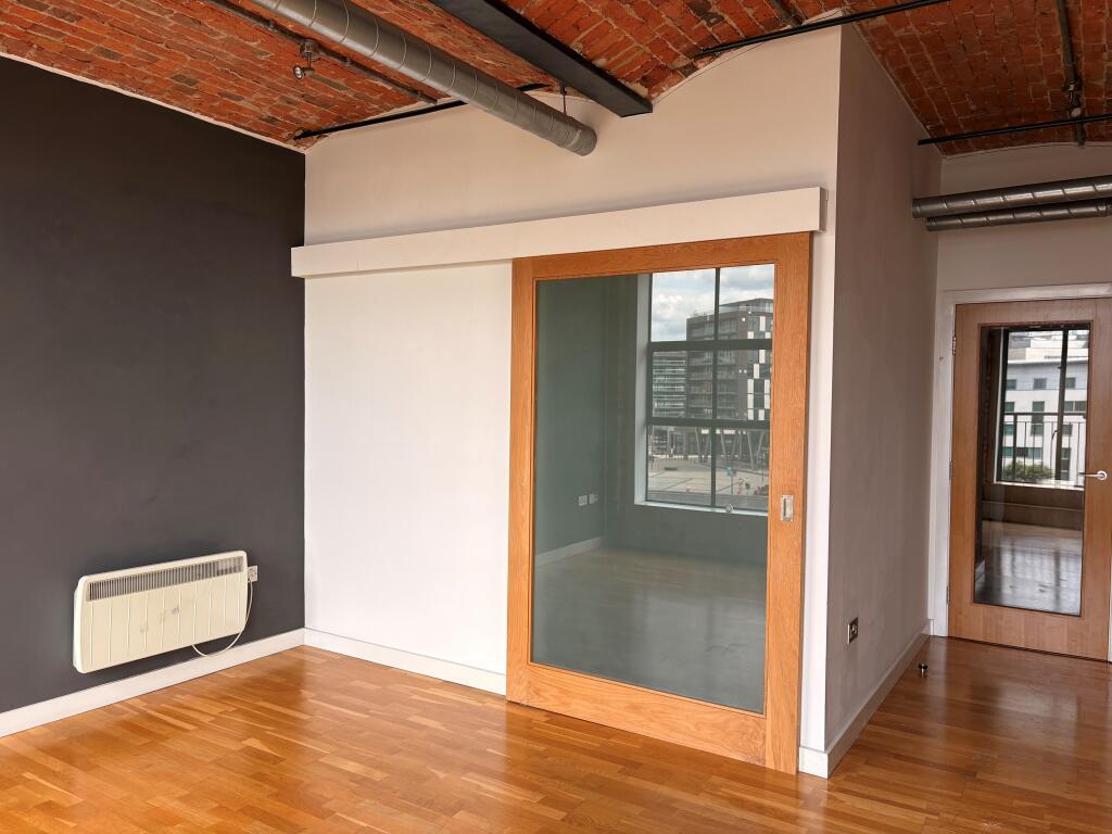Apartment in Leeds, West Yorkshire - View 3