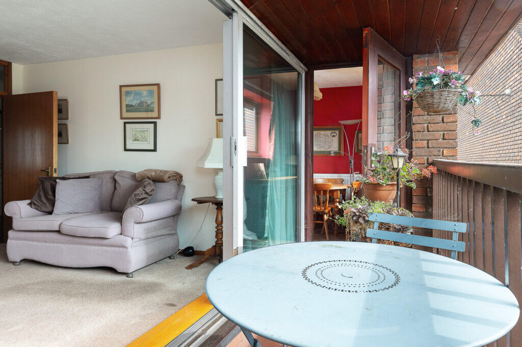 Apartment in Tunbridge Wells, Kent - View 5