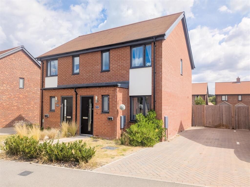 Main image of property: Shelduck Avenue, Uckfield, TN22 5JW