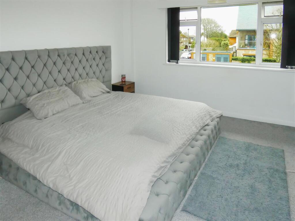 Apartment in Arun, Rustington - View 5