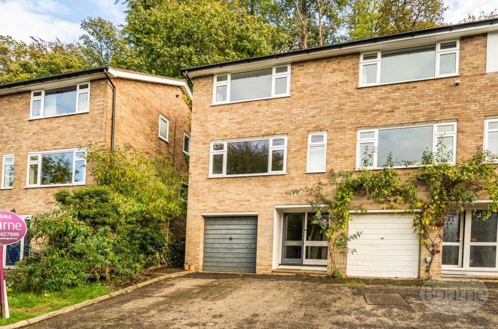 3-bed semi-detached on Valley View, Godalming, Surrey, GU7, £475,000
