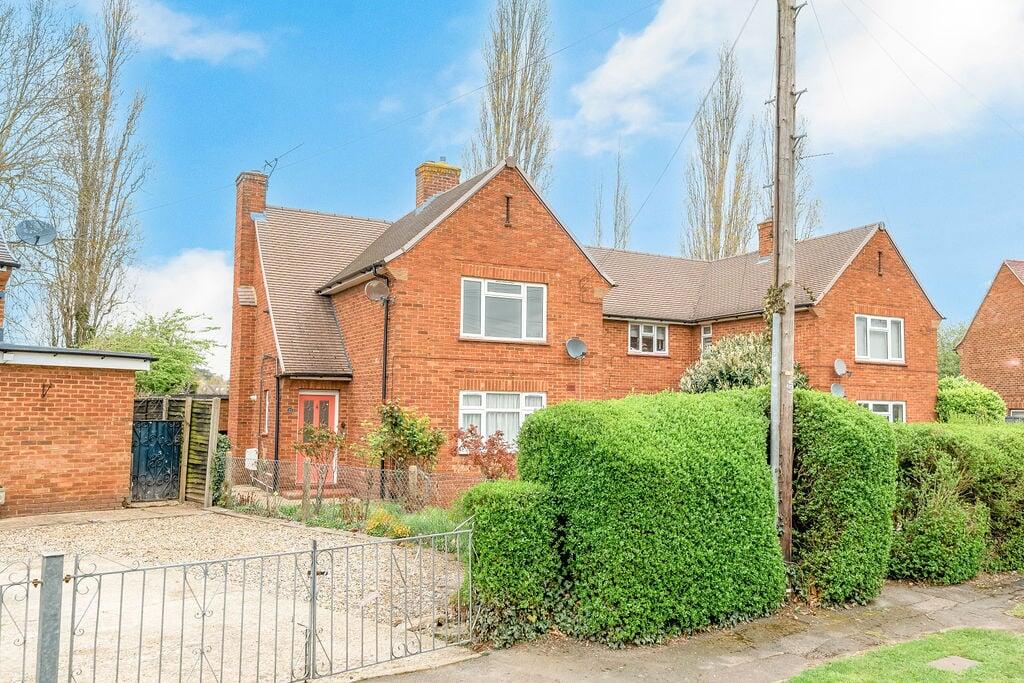 Main image of property: Barnfield, Iver, SL0