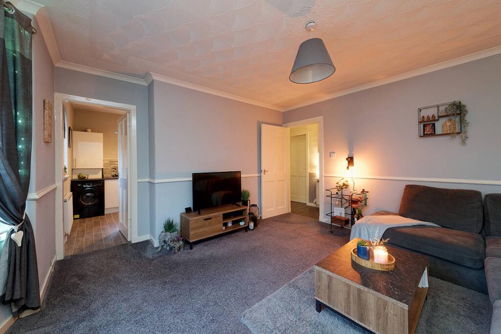 Apartment in Paisley, Renfrewshire - View 3