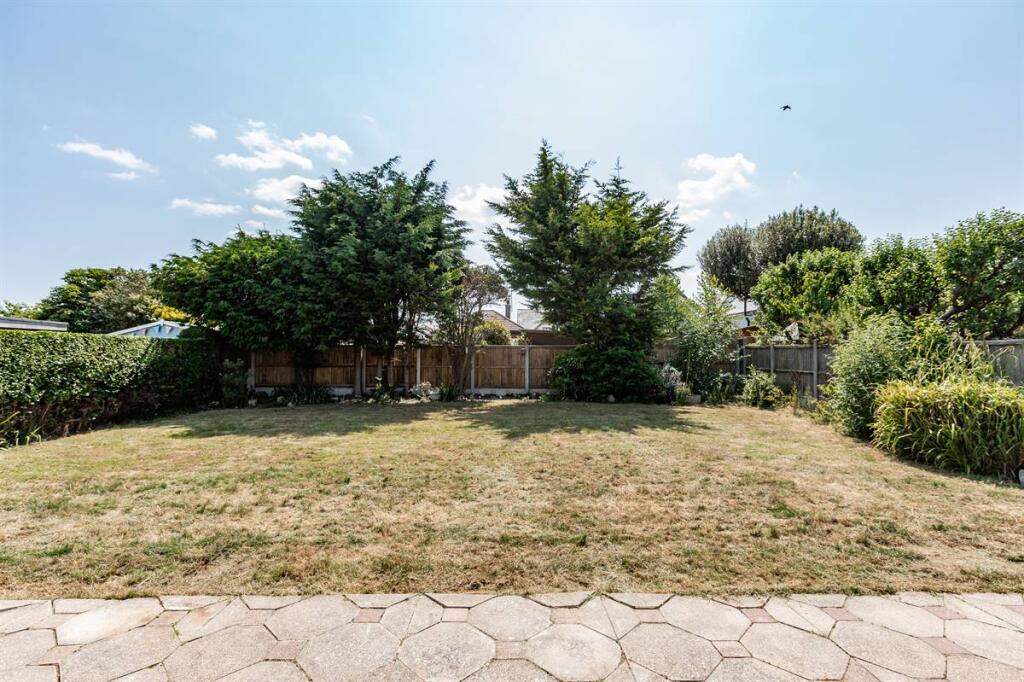 Marine Crescent, Tankerton, Whitstable photo 3