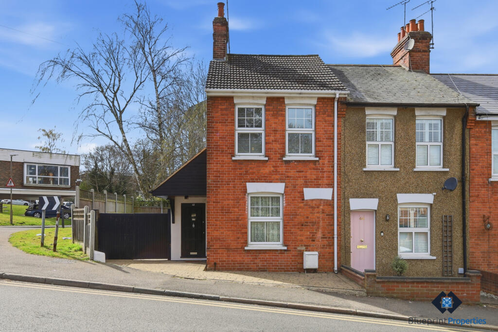 Main image of property: Weald Road, Brentwood, CM14