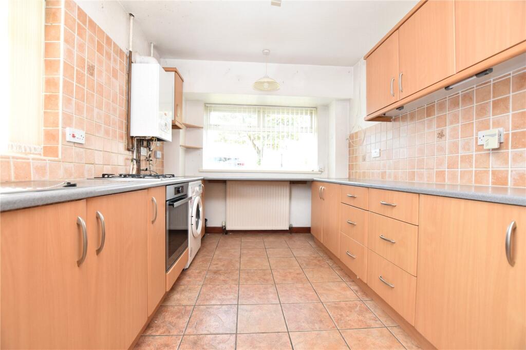 House in Leeds, Gildersome - View 4