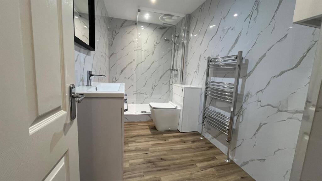 Apartment in Leeds - More