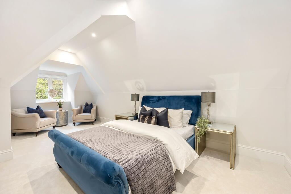 Apartment 12, Langdon Grange, 3 Holtwood Road, Leatherhead, KT22 0QL photo 3
