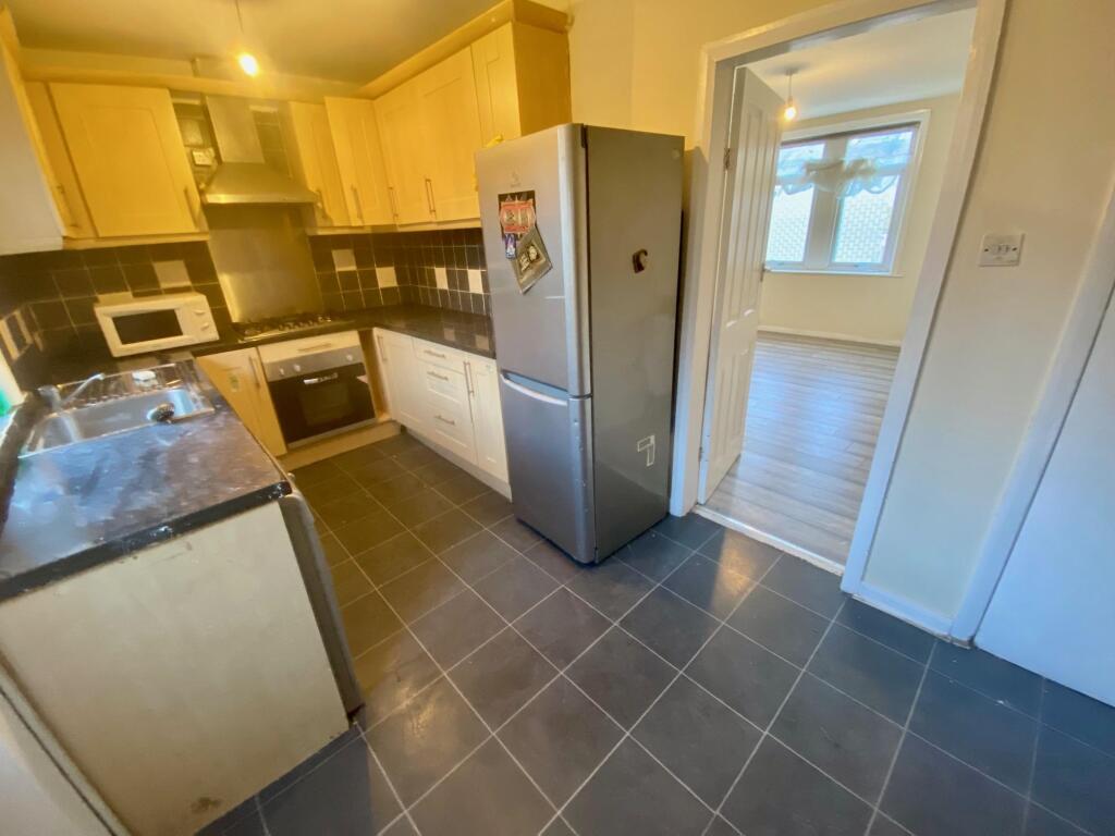 House in Huddersfield - View 3