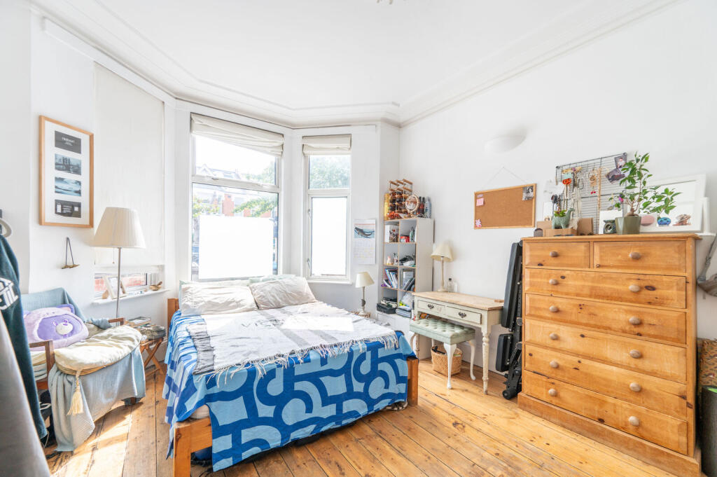 Apartment in London - More