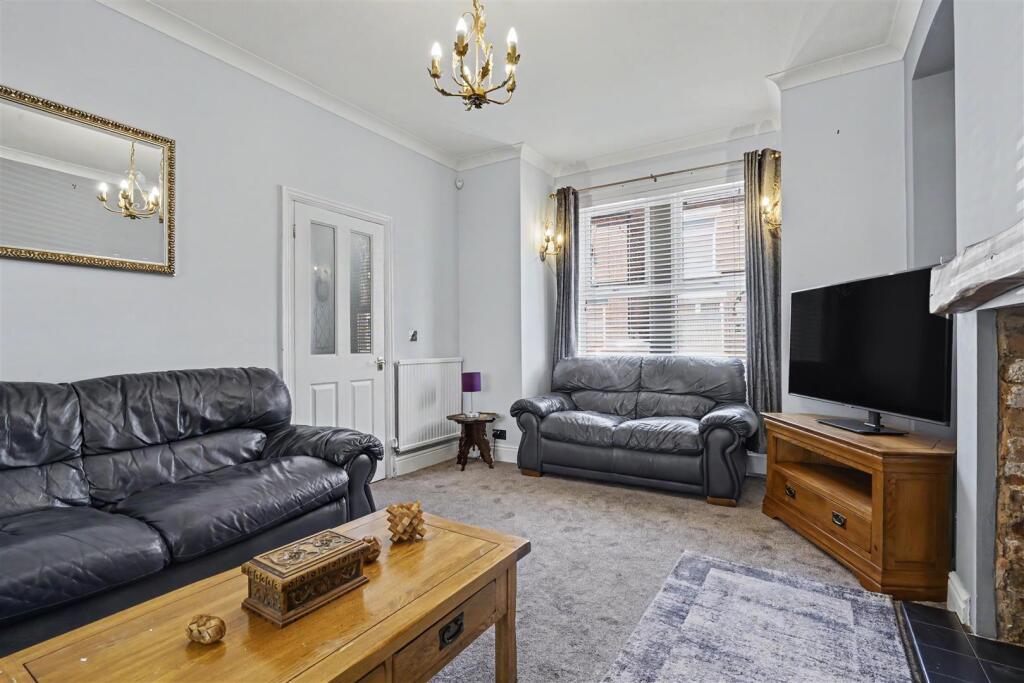 House in Nottingham, Long Eaton - More