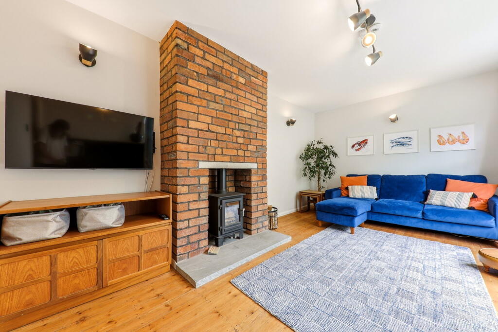 House in Leeds, West Yorkshire - View 2