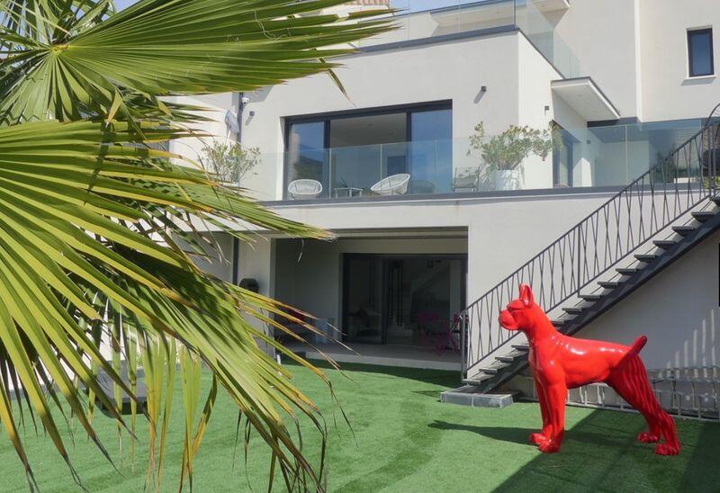 Main image of property: Striking Modern Villa, Nimes