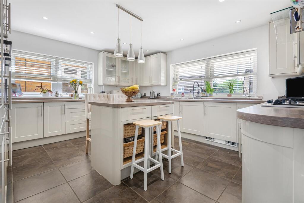 House in Enfield - View 4