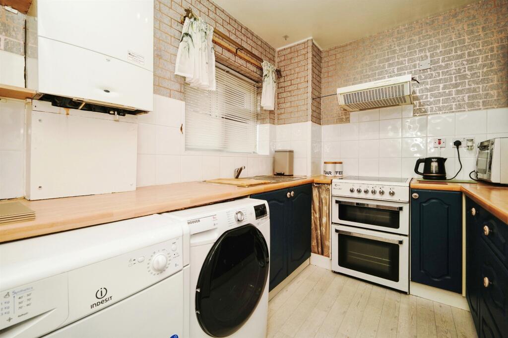 Apartment in Wirral, Liverpool City Region - More