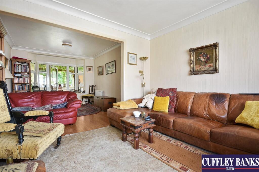 86 Devon Close, Perivale, Middlesex, UB6 photo 2