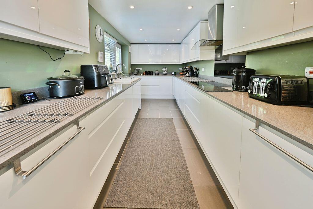 Cherry Tree Drive, Cirencester, Gloucestershire photo 4