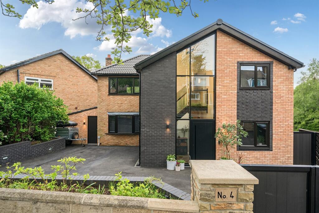 Main image of property: Oliver Hill, Horsforth