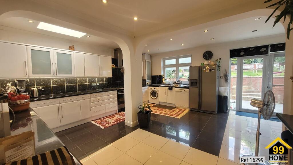 House in London - View 3
