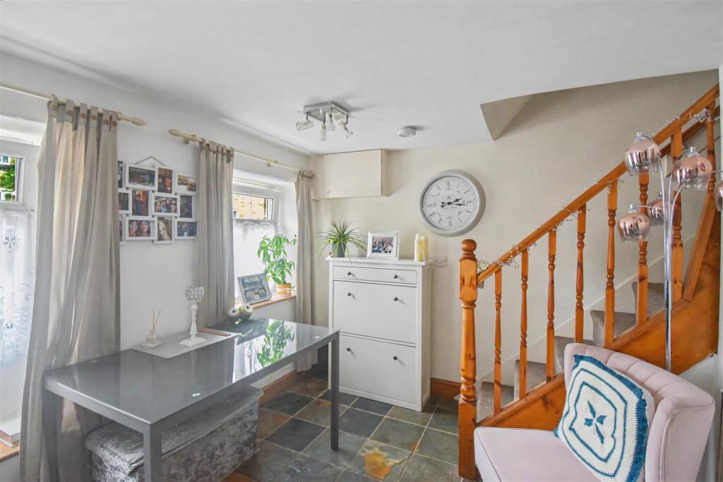 NN17, High Street, Gretton, Corby - View 6