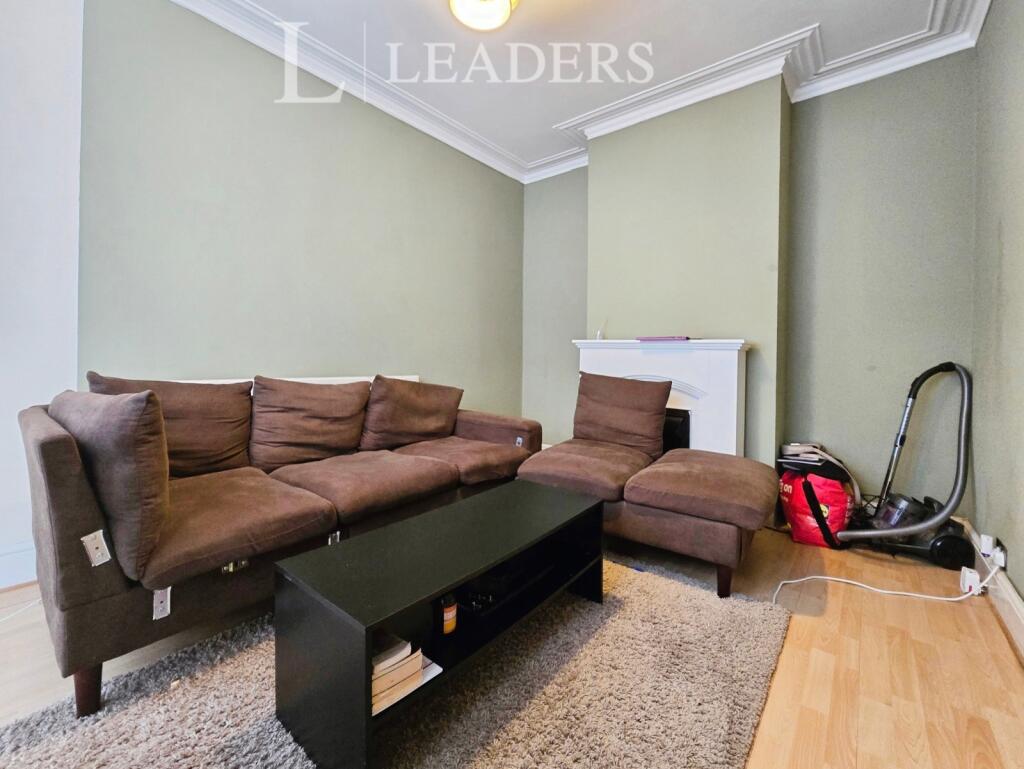 House in Portsmouth - View 3