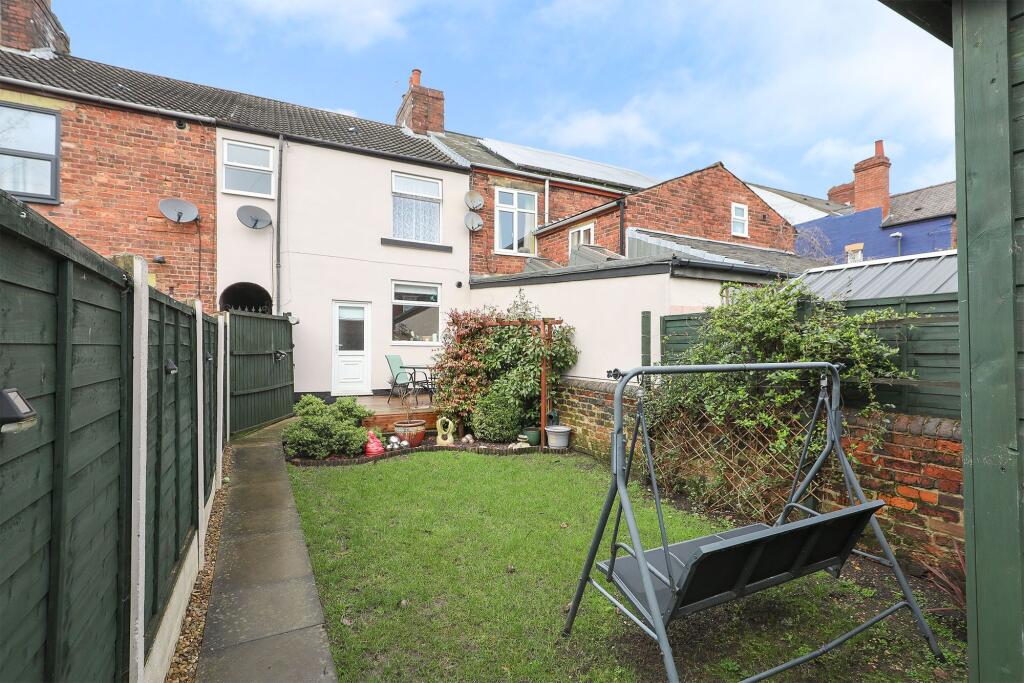 Main image of property: Chatsworth Road, Chesterfield, S40