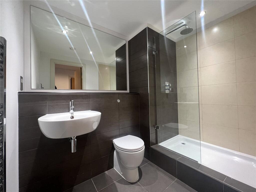 Apartment in Manchester - View 5
