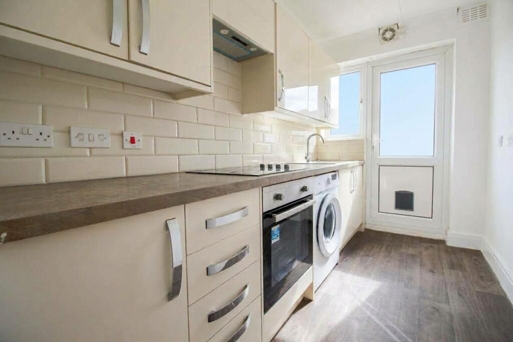 Main image of property: Teesdale Court, London Road, Isleworth TW7
