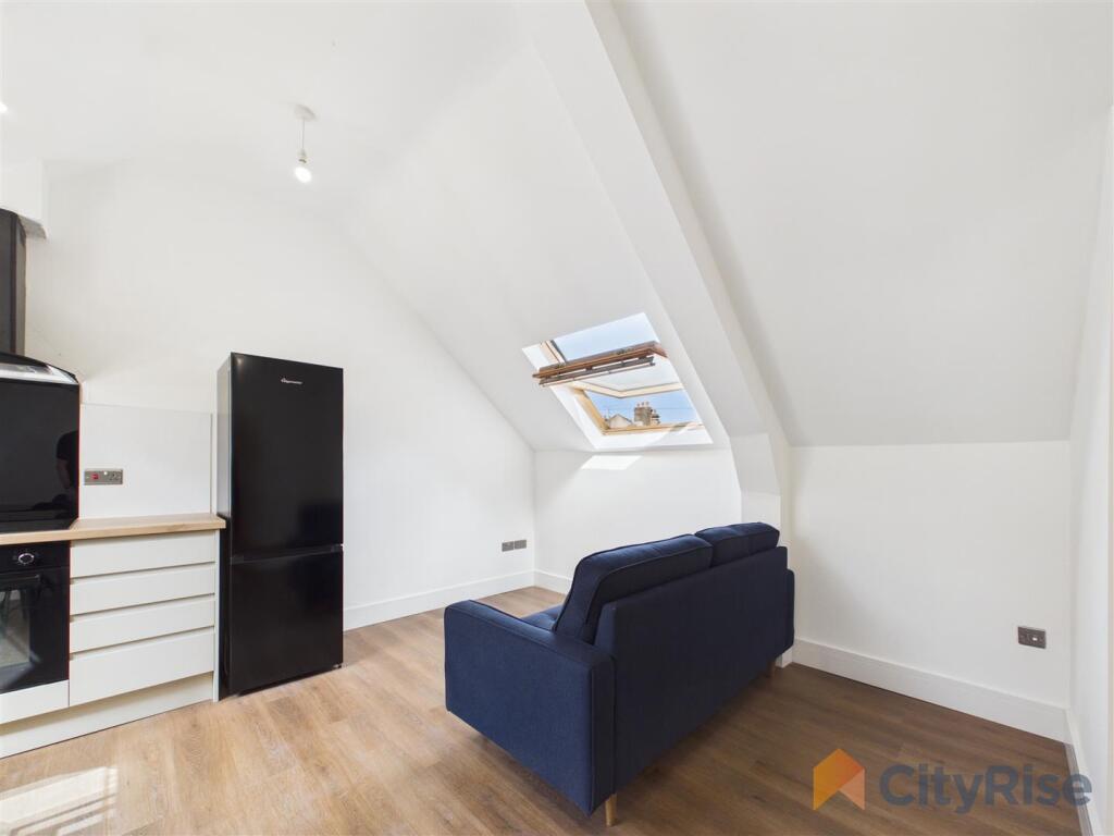 Apartment in Leeds, Troy Hill, Morley - View 4