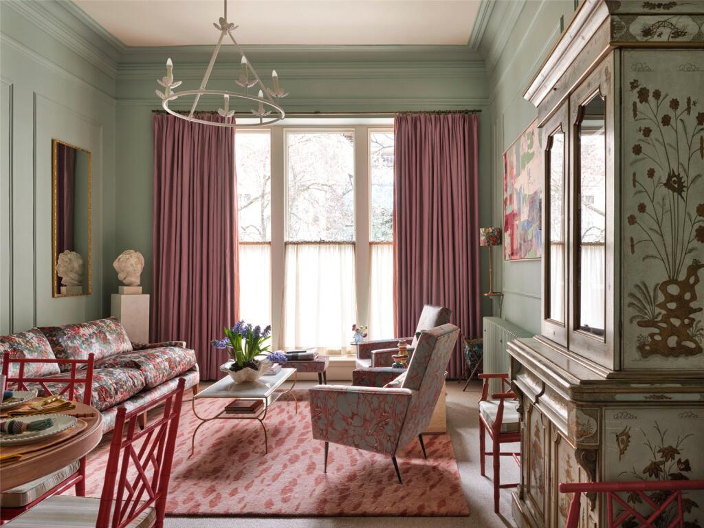 Main image of property: Queen's Gardens, London, W2