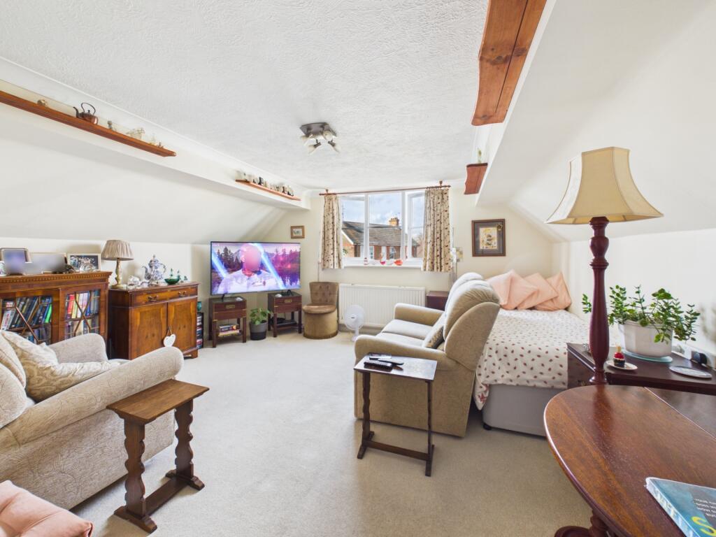 Apartment in Redhill - View 2
