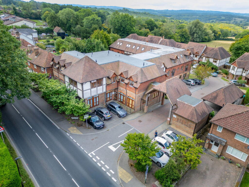 Main image of property: London Road, Hurst Green, Etchingham, TN19 7PN