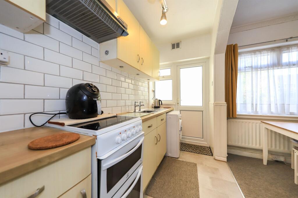 House in Wolverhampton, Sedgemoor Park, Woodcross - View 4