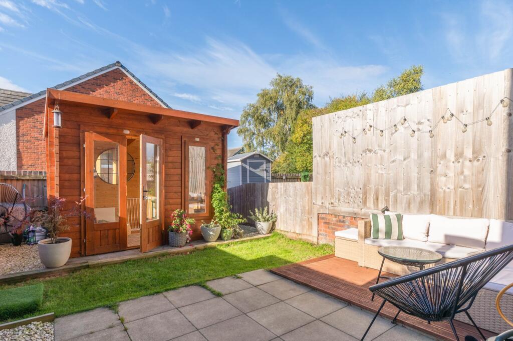 House in Newport - View 4